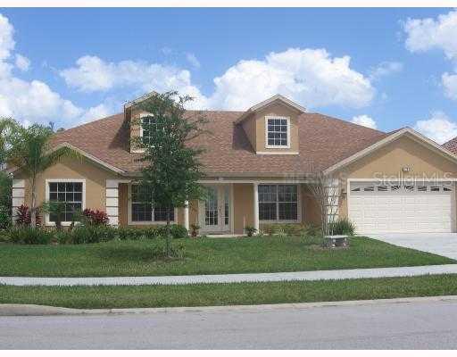 129 Hallstrom Ct., DeBary, FL 32713