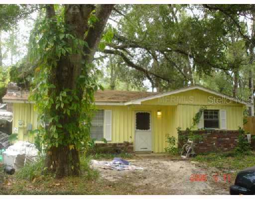 2 Oak Cir., DeLand, FL 32724