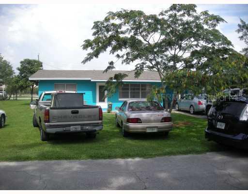 743 Wisteria Ave., Umatilla, FL 32784