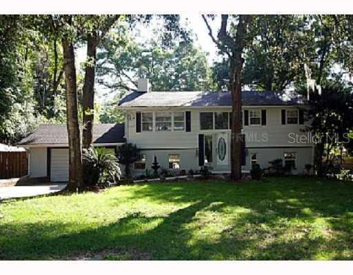 2541 Valley View Ct., DeLand, FL 32720