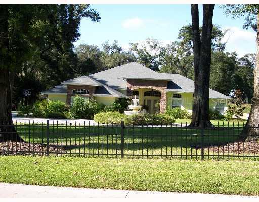 945 E Taylor Rd., DeLand, FL 32724