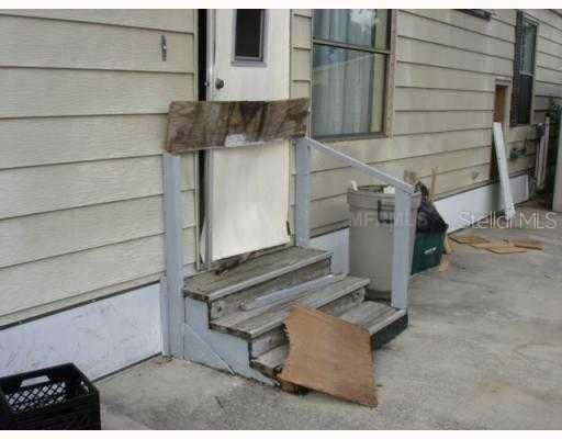 25 Da Rosa Ave., DeBary, FL 32713