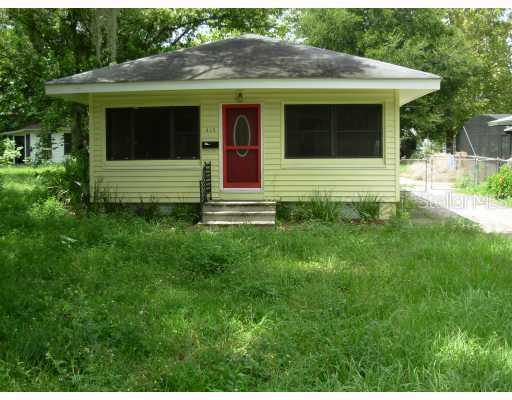 415 N Disston Ave., Tavares, FL 32778