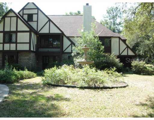 1582 Covered Bridge Dr., Deland, FL 32724