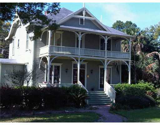 302 W Howry Ave., DeLand, FL 32720