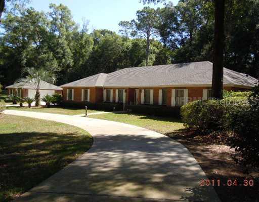 2095 Chinaberry Ln., DeLand, FL 32720