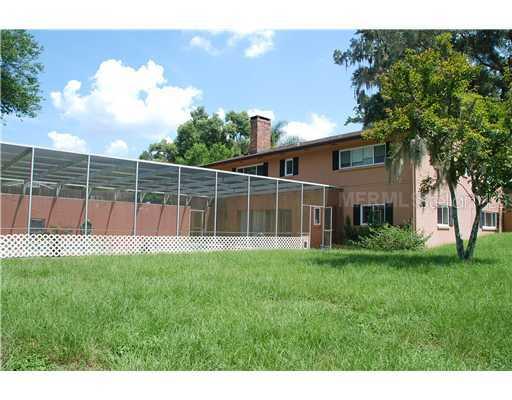 909 W Voorhis Ave., DeLand, FL 32720