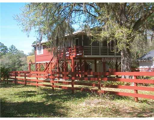 55315 5th St., Astor, FL 32102