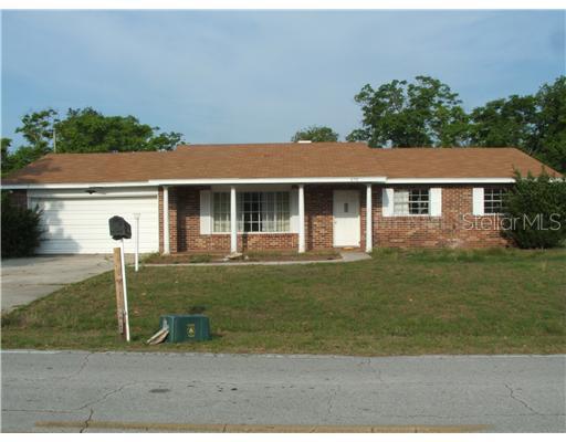 898 Alexander Ave., Deltona, FL 32725