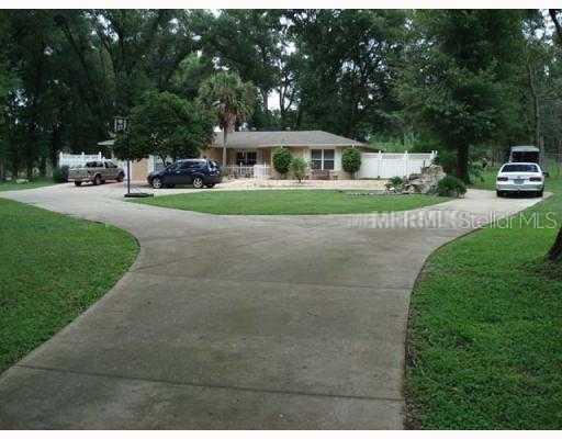 368 Glenwood Rd., DeLand, FL 32720
