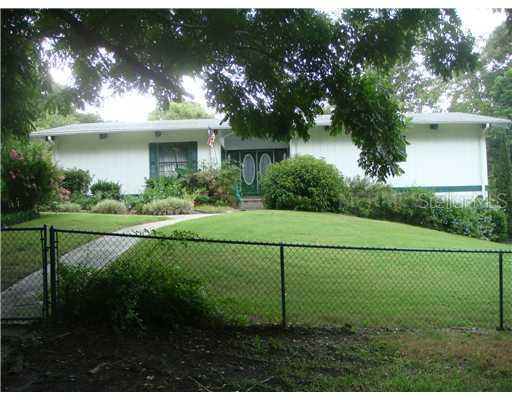 925 Park Pl., DeLand, FL 32720