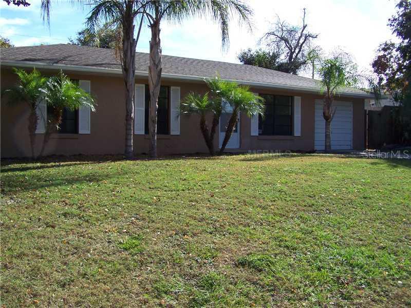 203 Bluefield Ave., Deltona, FL 32738