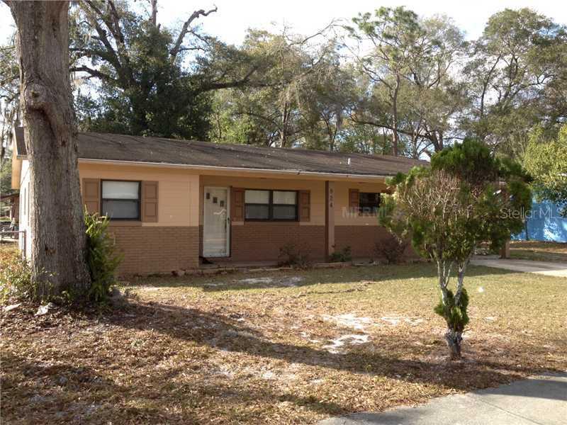 824 S High St., DeLand, FL 32720