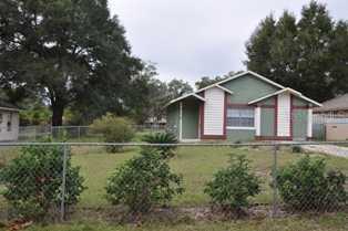 1582 S High St., DeLand, FL 32720