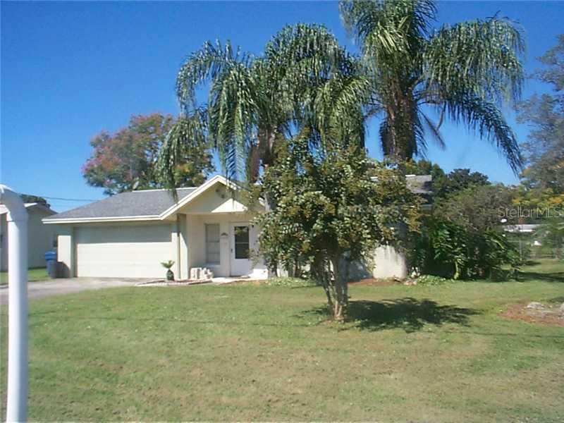 1628 Juno Tr., Astor, FL 32102
