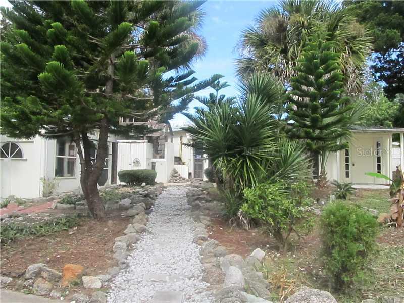 1821 Coco Palm Dr., Edgewater, FL 32132