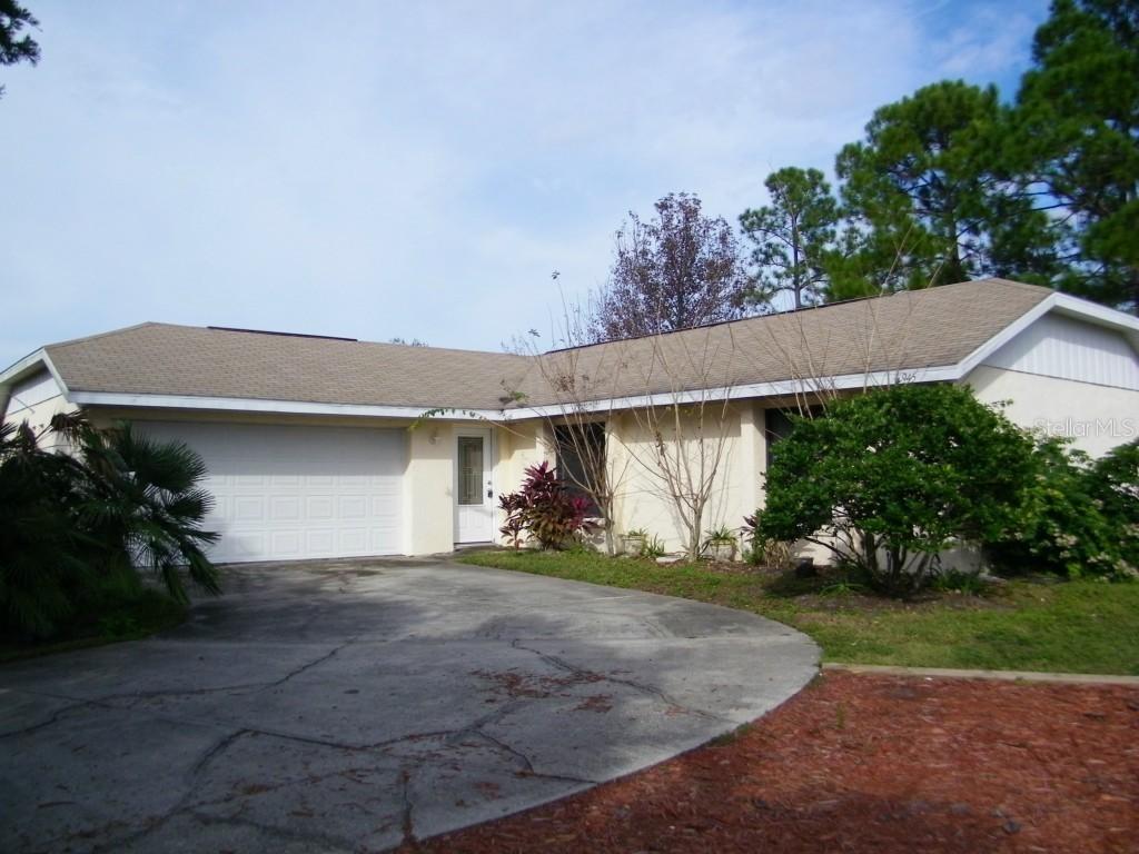 945 Watt Cir., Deltona, FL 32738