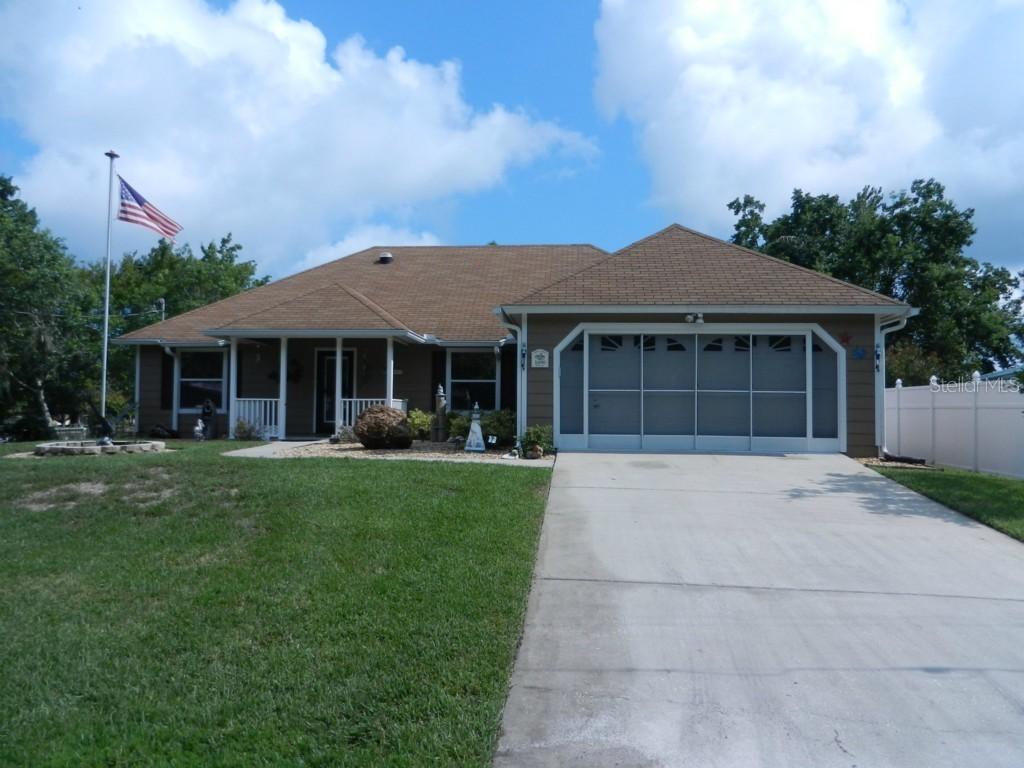 1690 River Rd, Astor, FL 32102