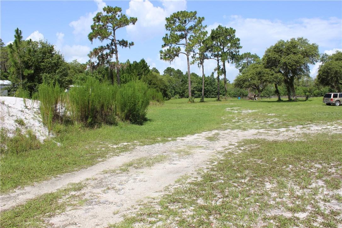 820 Chicken Farm Rd., Osteen, FL 32764