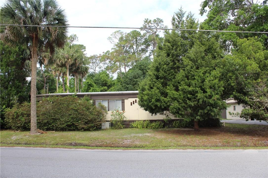 55441 6th St., Astor, FL 32102
