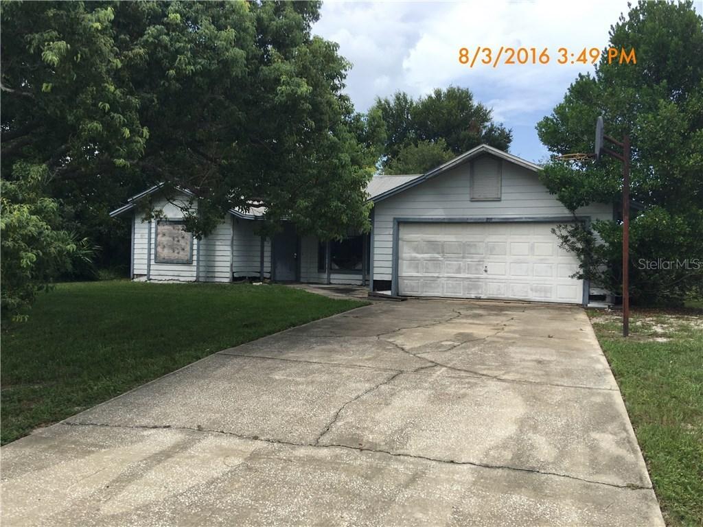 221 Hedgewood Ave., Deltona, FL 32738