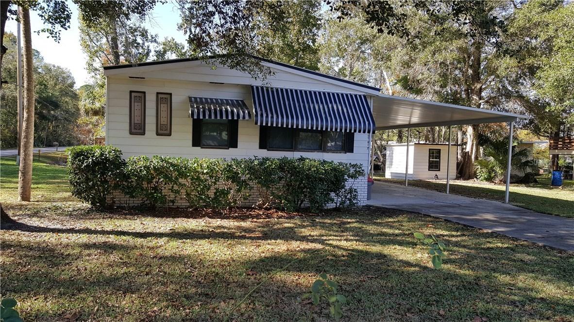 55617 Lee St., Astor, FL 32102