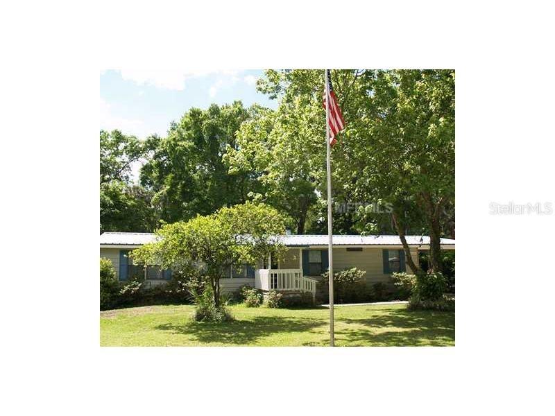 55745 Carl St., Astor, FL 32102
