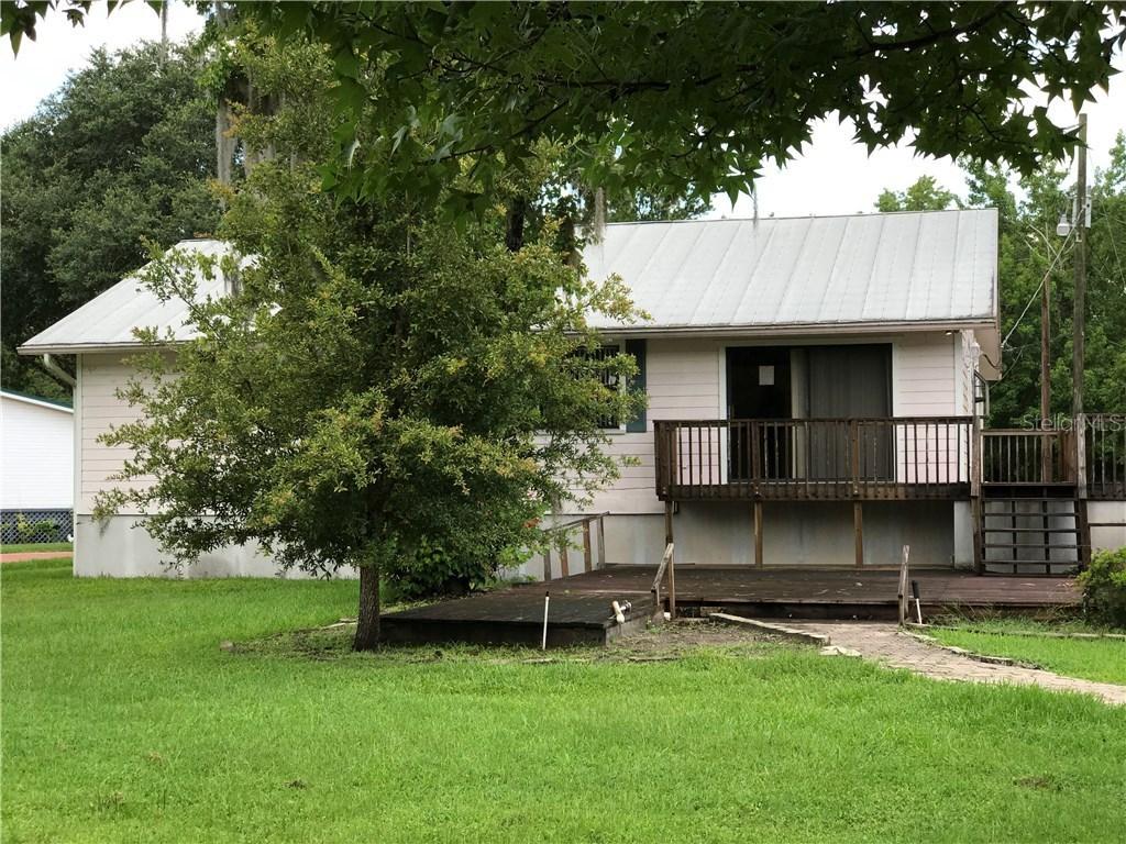 55812 Lee St., Astor, FL 32102