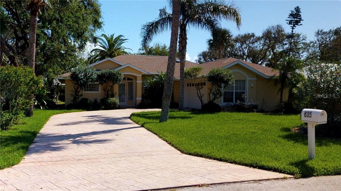 835 Evergreen St., New Smyrna Beach, FL 32169
