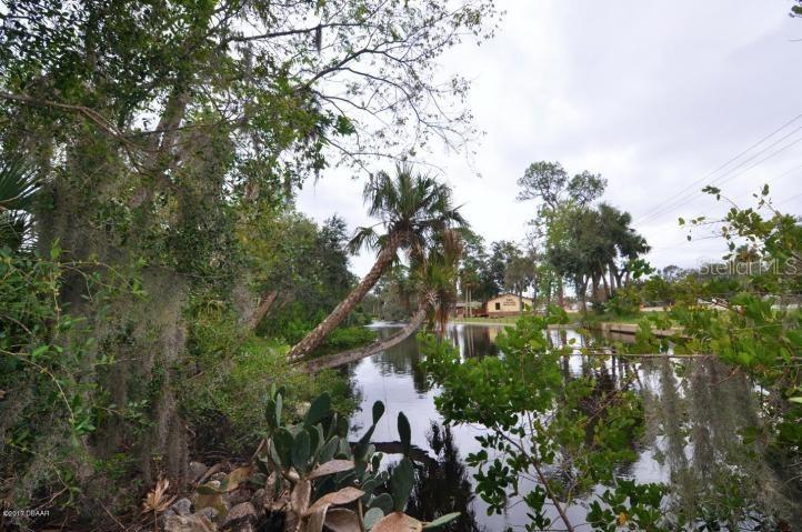 74 Cedar St., Port Orange, FL 32127