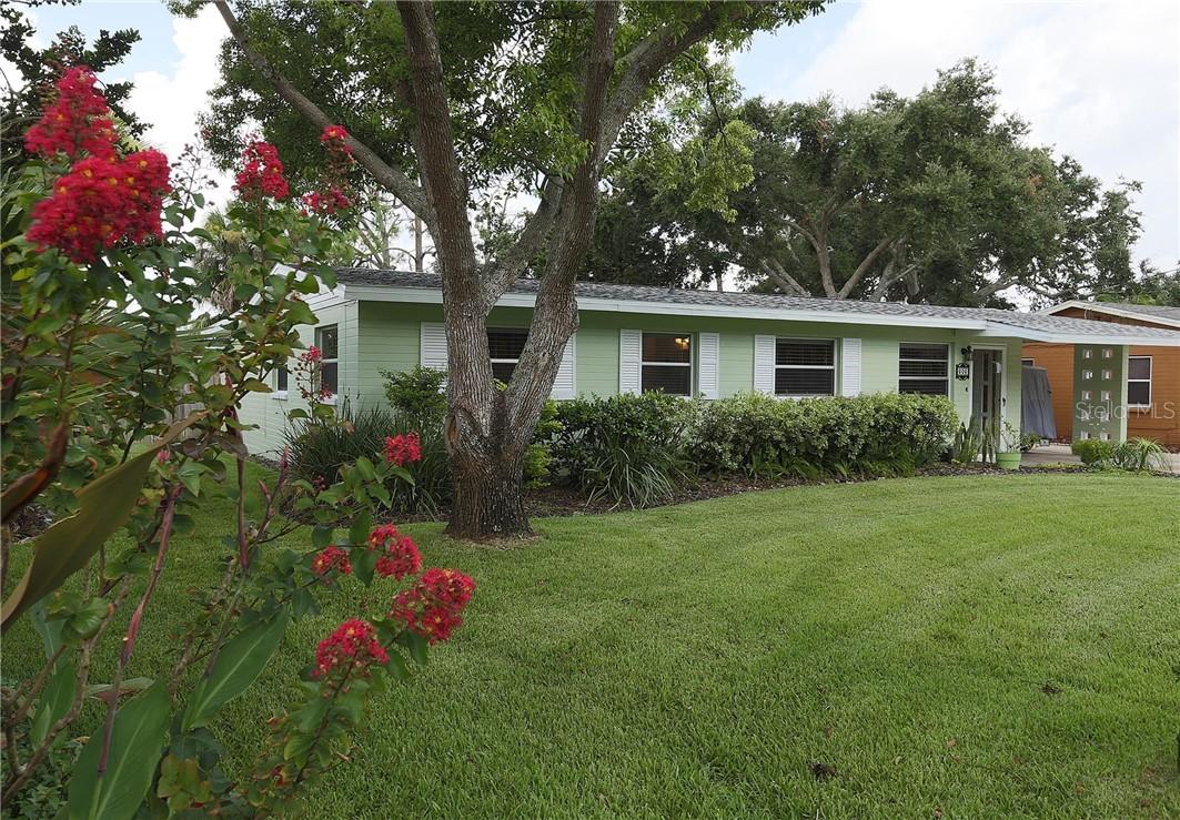 606 Goodwin Ave., New Smyrna Beach, FL 32169