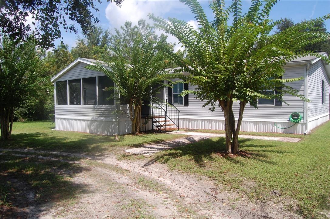 32523 Hill St., Eustis, FL 32736