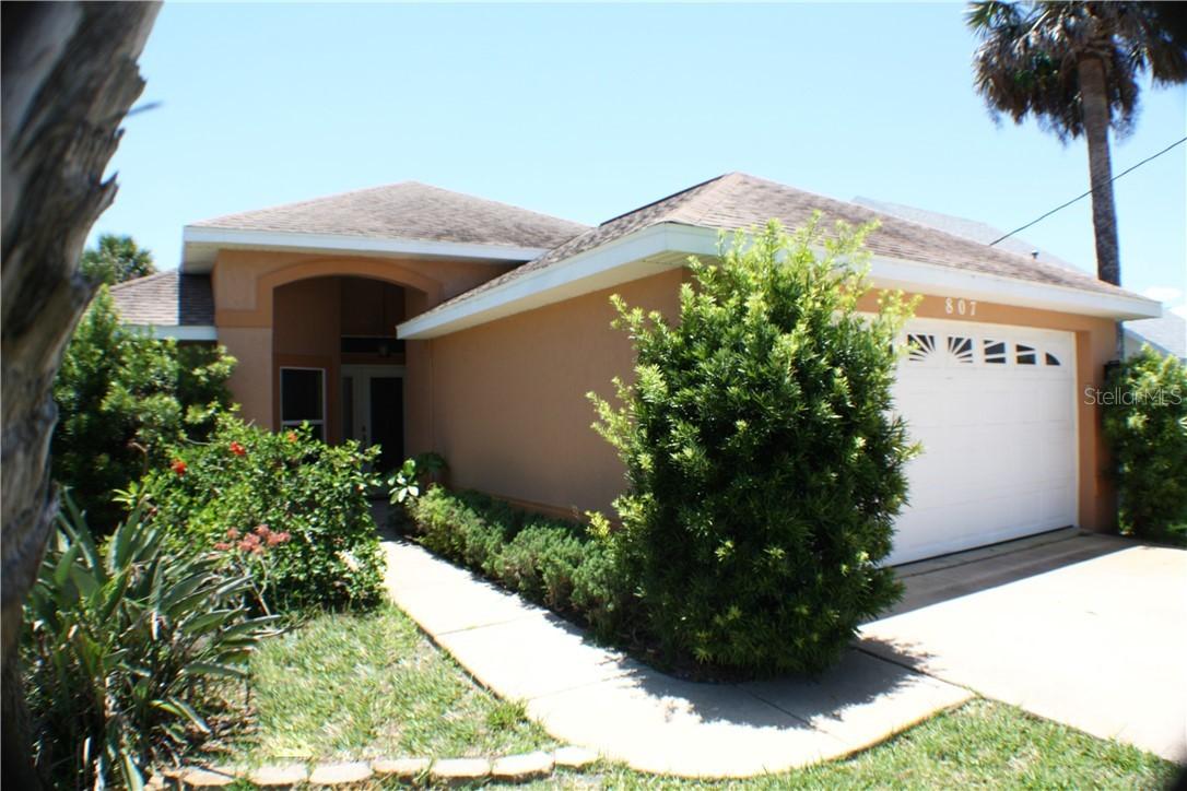 807 Carol Ave., New Smyrna Beach, FL 32169
