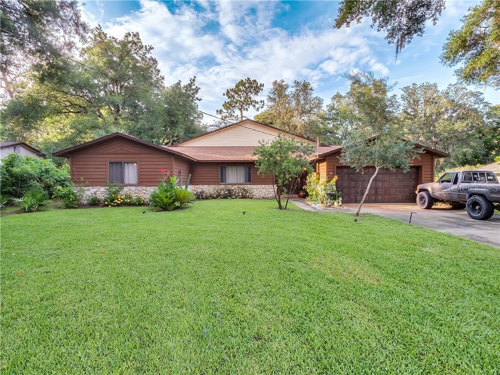 551 Rylane St., De Leon Springs, FL 32130