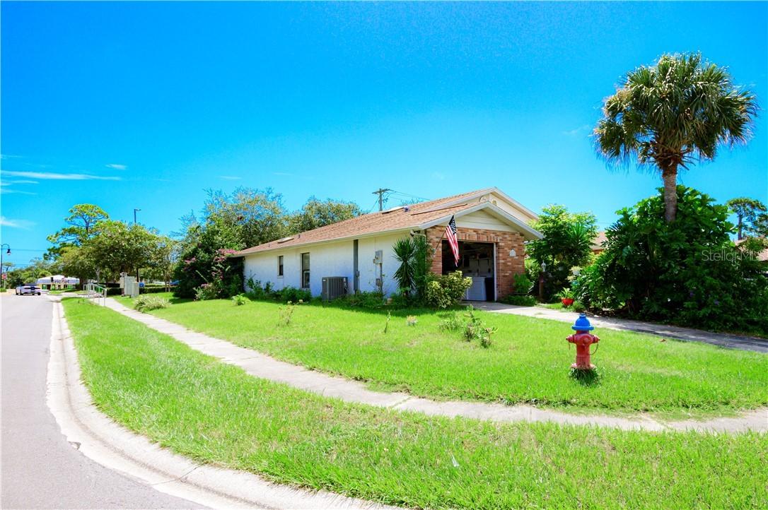 211 Shangri La Cir., Edgewater, FL 32132