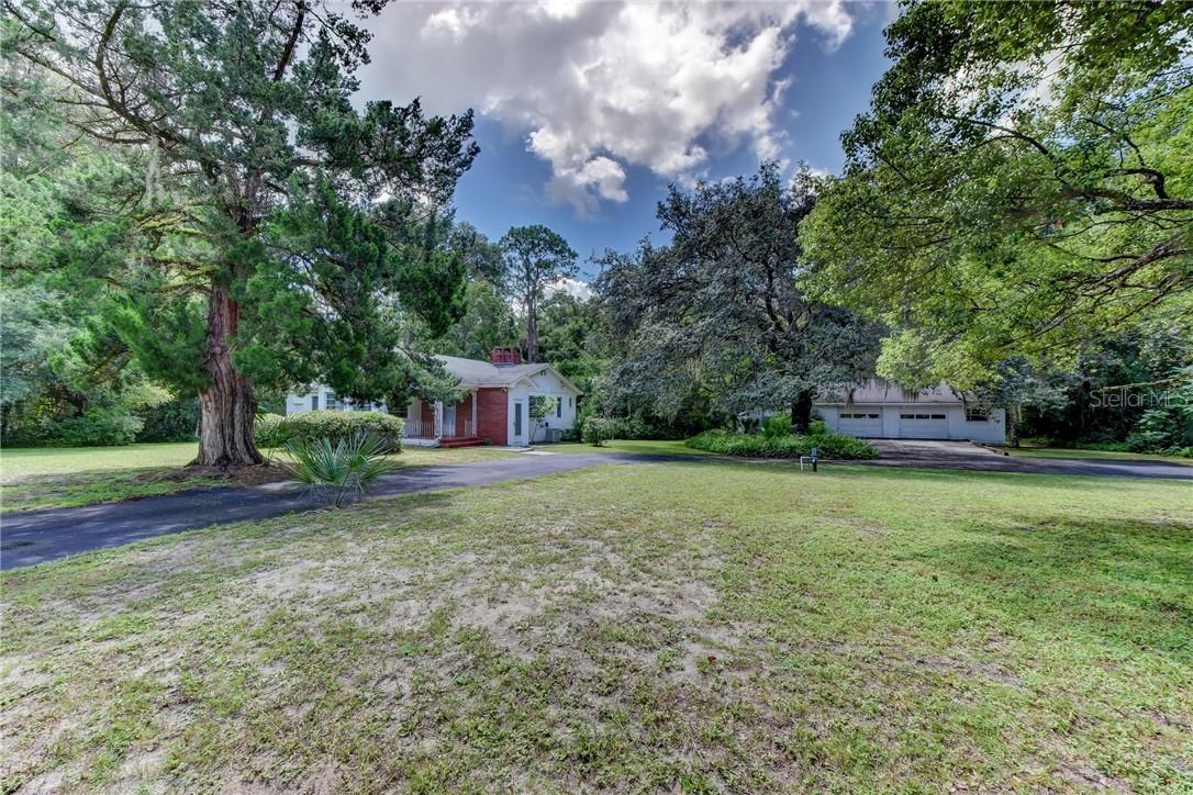 536 Rylane St., De Leon Springs, FL 32130