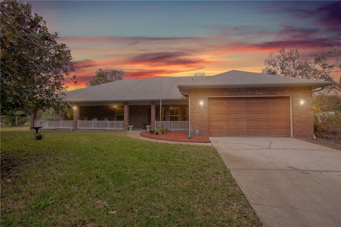 215 Maple St., Oak Hill, FL 32759