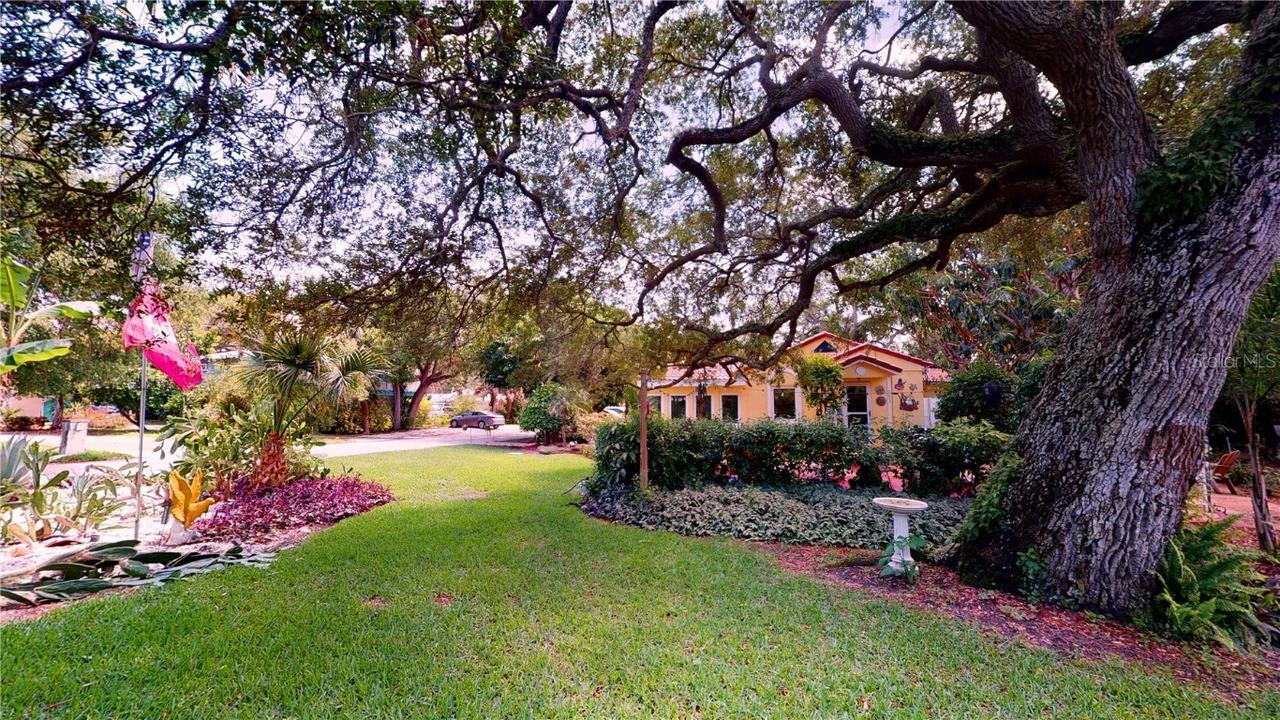 211 Oakwood Ave., New Smyrna Beach, FL 32169