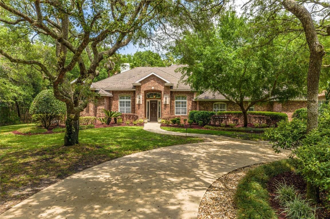909 Lincoln Rd., Deland, FL 32724