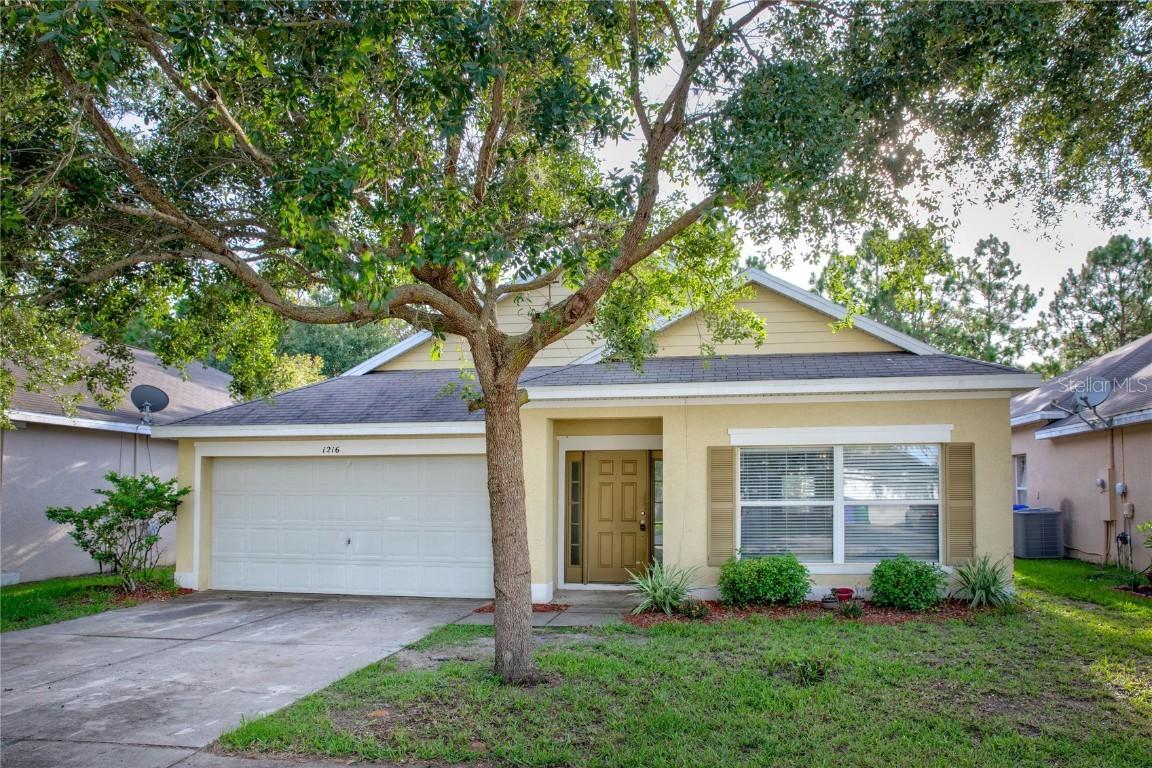 1216 Longville Cir., Tavares, FL 32778