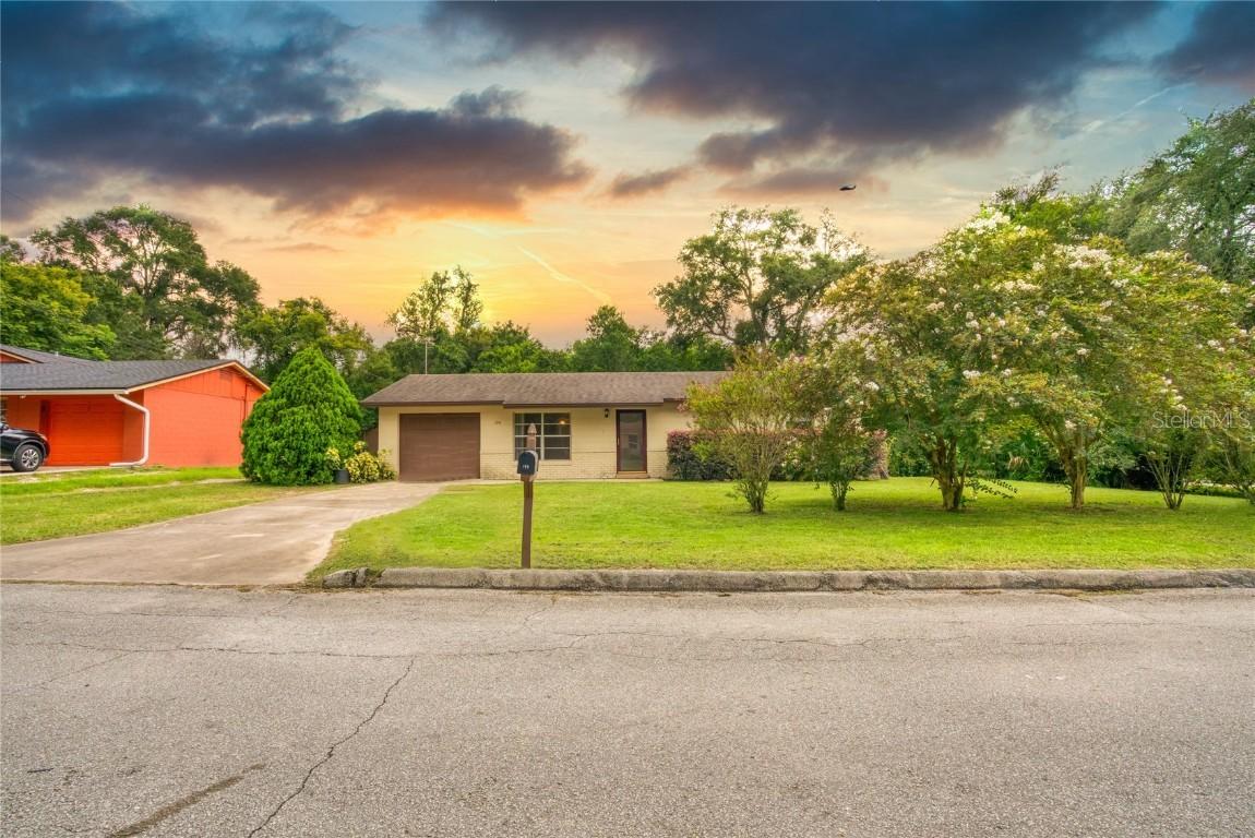 194 W Elm Dr., Orange City, FL 32763