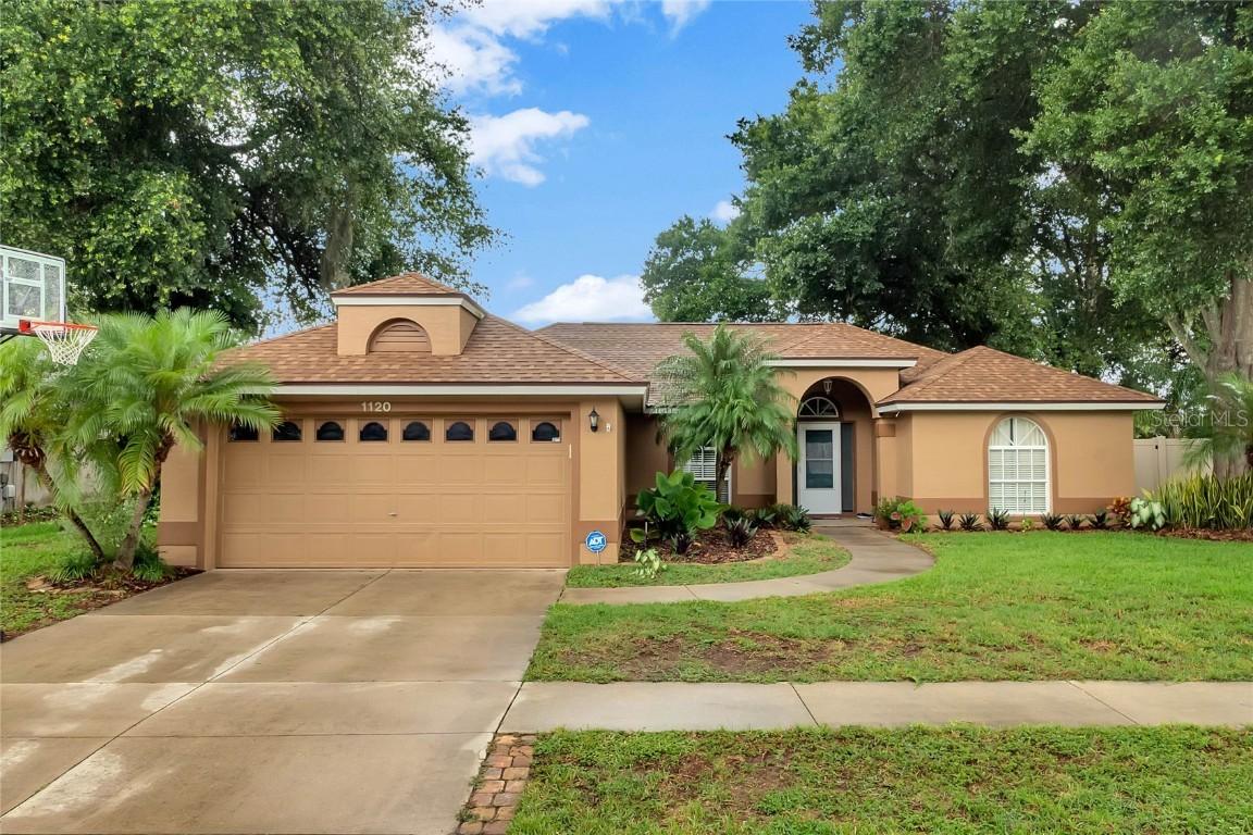 1120 Lake Idamere Blvd., Tavares, FL 32778