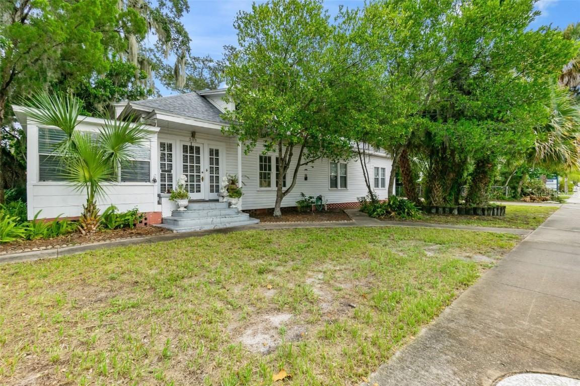 301 Live Oak St., New Smyrna Beach, FL 32168