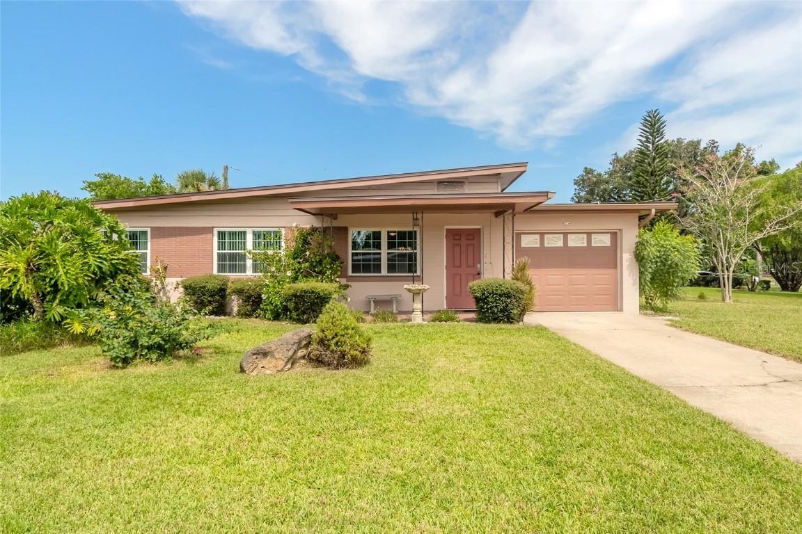 1002 Thunderbird Dr., Daytona Beach, FL 32117
