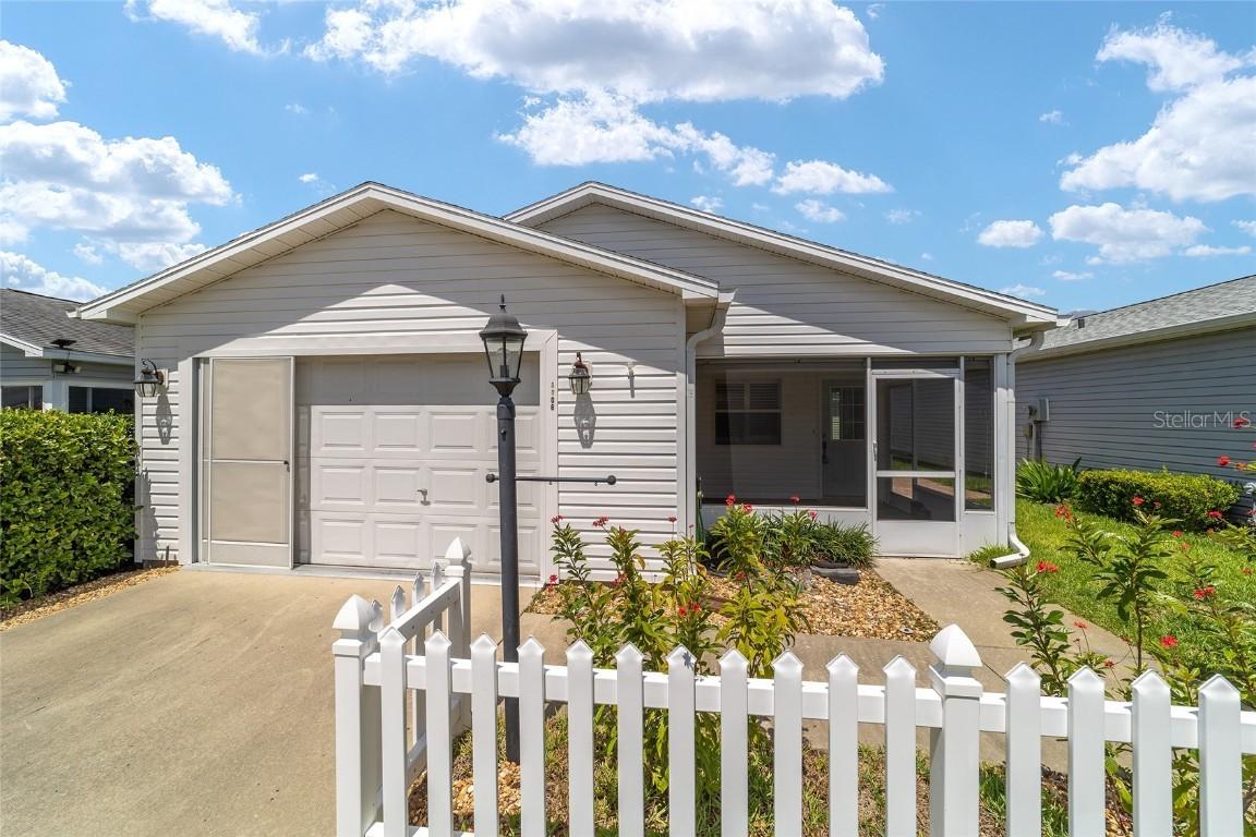 1106 Carvello Dr., The Villages, FL 32162