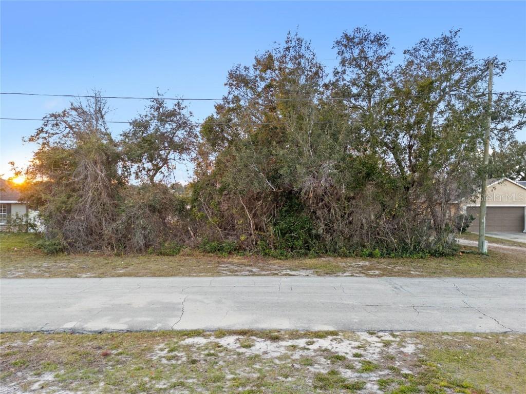 2599 Hillview Cir., Deltona, FL 32725