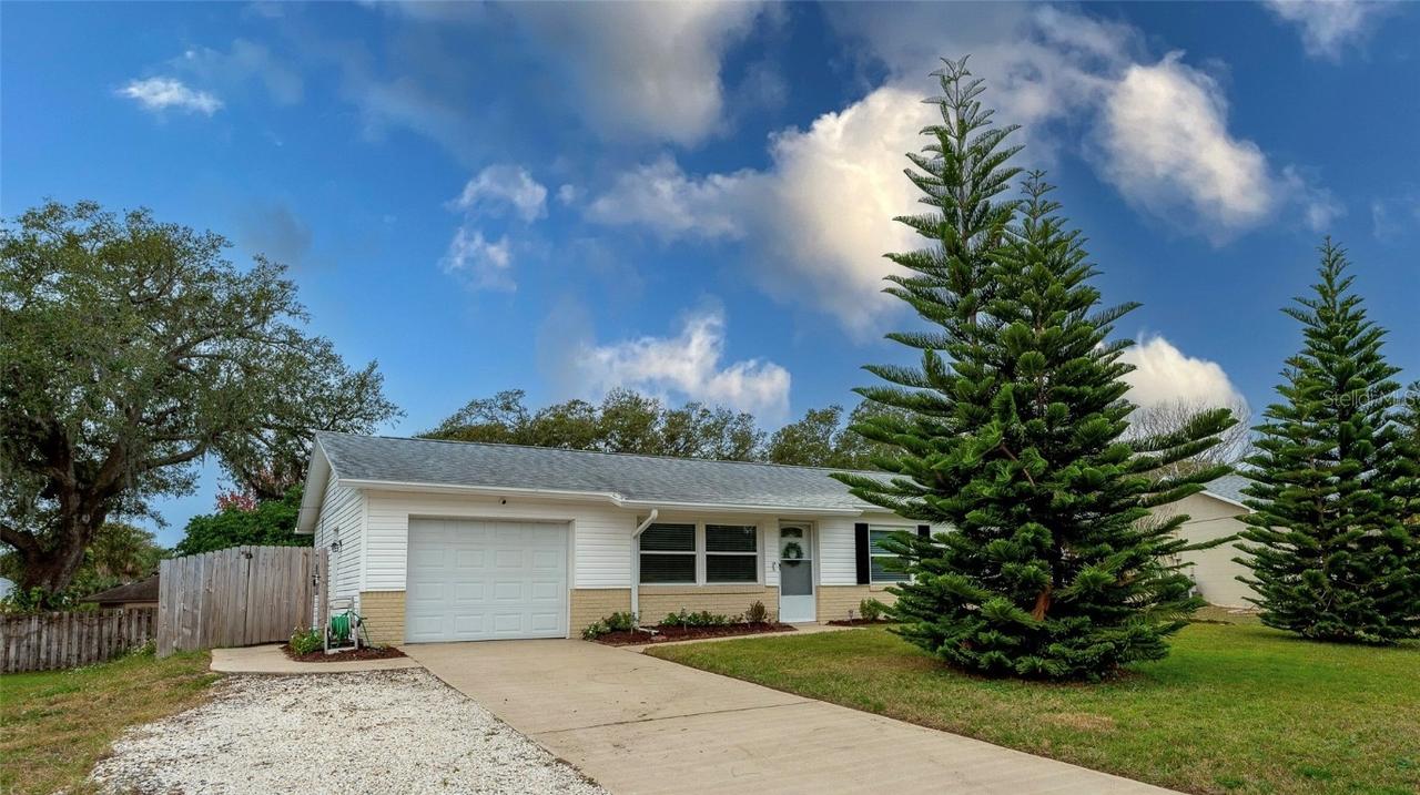 1036 Tompkins Dr., Port Orange, FL 32129