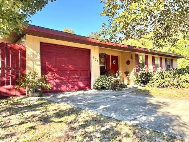 575 Lantern Ln., Orange City, FL 32763