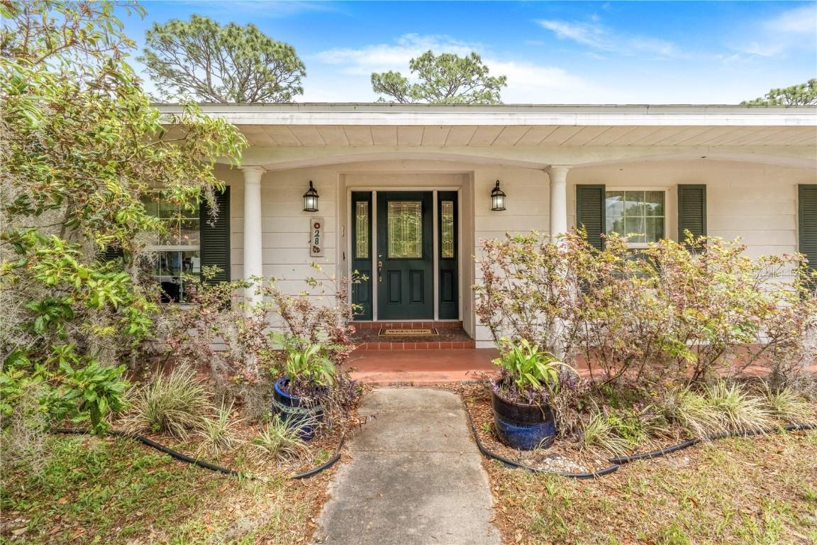 28 W Highbanks Rd., Debary, FL 32713