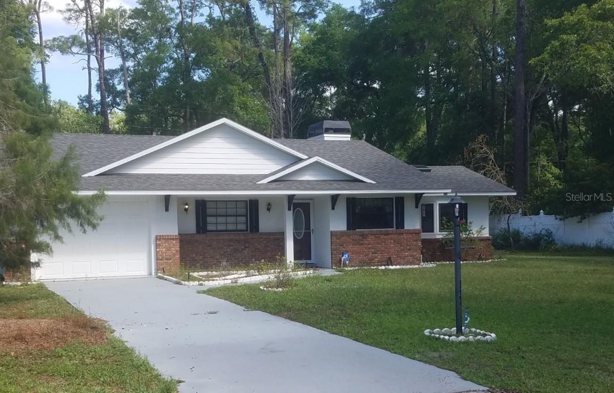 26225 Troon Ave., Mount Plymouth, FL 32776
